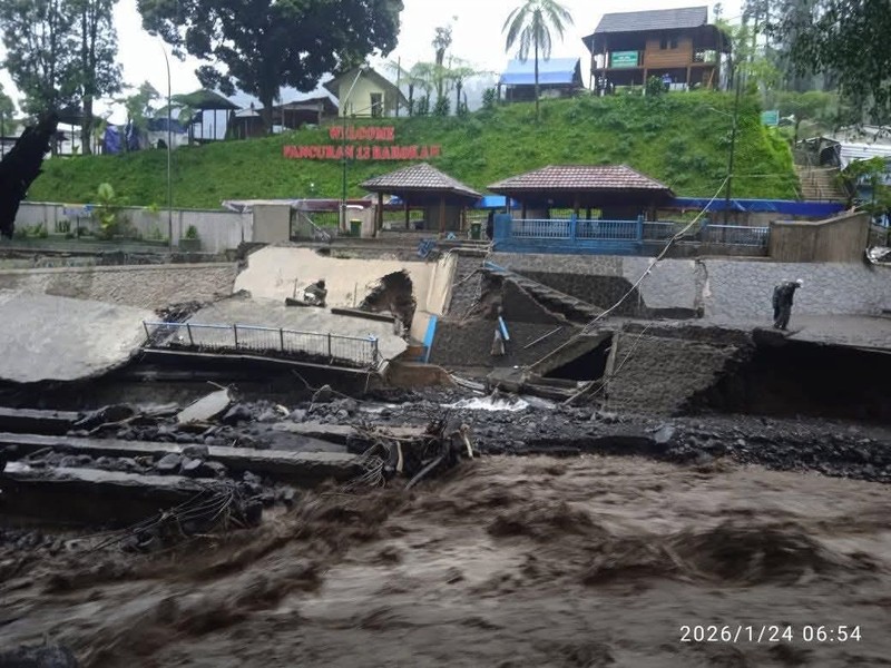 Kondisi kawasan guci setelah dihantam banjir bandang. (Dok. Detikcom/Imam Suripto)