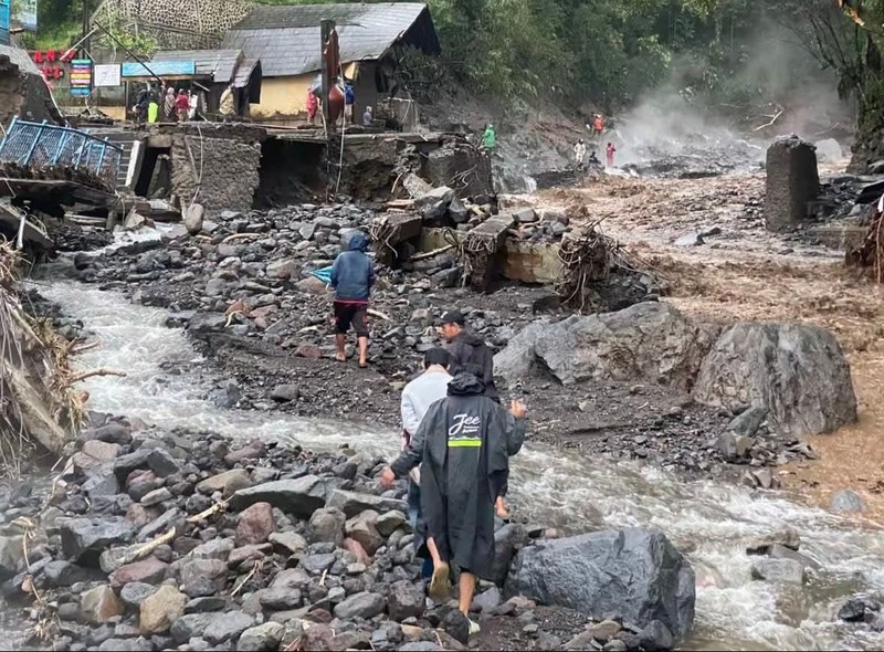 Kondisi kawasan guci setelah dihantam banjir bandang. (Dok. Detikcom/Imam Suripto)
