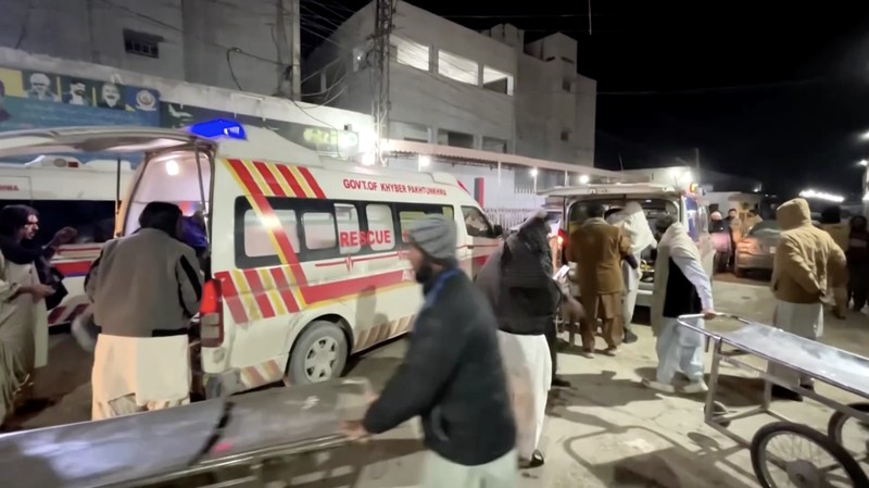 Ledakan terjadi di sebuah rumah yang tengah menggelar perayaan pernikahan di kota Dera Ismail Khan, Pakistan barat laut, pada Jumat malam (23/1/2025). (Tangkapan Layar Video Reuters/)