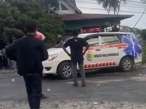 Demo Tutup Jalan di Lutra, Ambulans Bawa Pasien ICU dari Sulteng Putar Balik