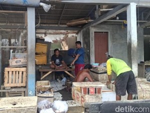 Banyak Nelayan Tak Melaut, Harga Ikan di Pasuruan Naik