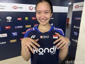 Rachel Allessya Rose dan Kuku Cantik untuk Ayah