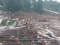 7 Orang Meninggal-82 Orang Masih Hilang Akibat Longsor di Bandung