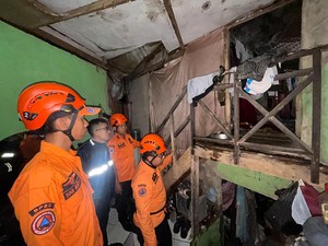 Hujan Deras Picu Longsor di Megamendung Bogor, 1 Warga Terluka