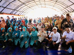 Ketum TP PKK Beri Bantuan Buat Warga Terdampak Bencana di Aceh Tamiang