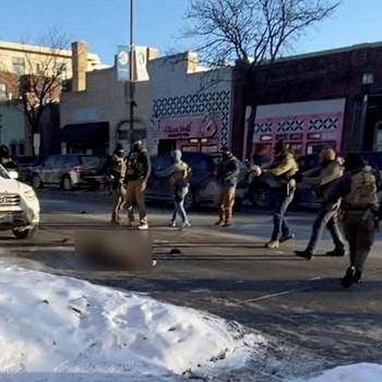 Potret Detik-Detik Anak Buah Trump Tembak Mati Warga AS di Minneapolis