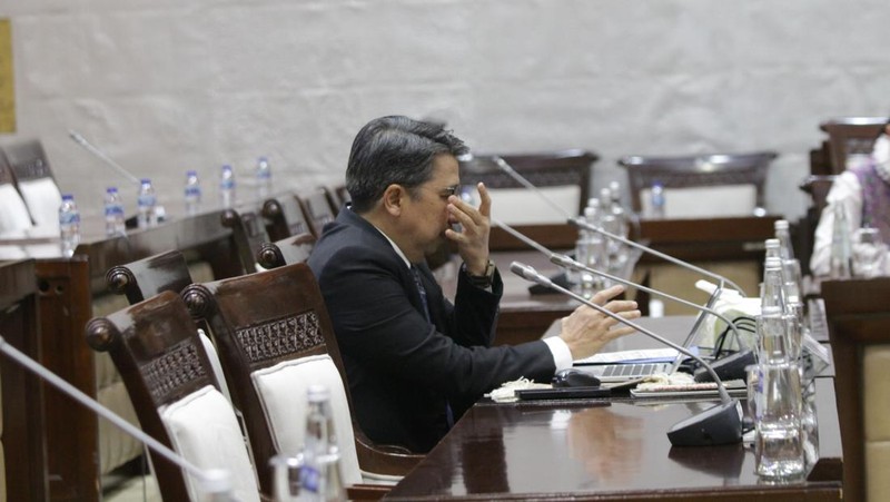 Komisi XI DPR RI melakukan uji kelayakan dan kepatutan alias fit and proper test terhadap Dicky Kartikoyono sebagai calon Deputi Gubernur Bank Indonesia, Jakartad, Senin (26/1/2026). (CNBC Indonesia/Muhammad Sabki)