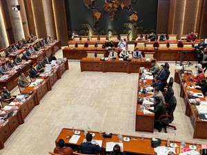 Rapat di DPR, Utut Berseloroh Budi Djiwandono Segera Jadi Eksekutif