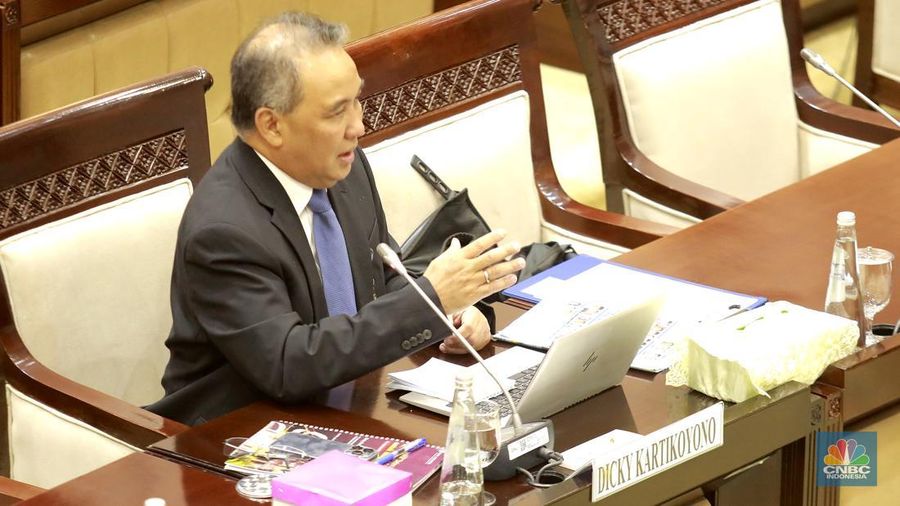 Komisi XI DPR RI melakukan uji kelayakan dan kepatutan alias fit and proper test terhadap Dicky Kartikoyono sebagai calon Deputi Gubernur Bank Indonesia, Jakartad, Senin (26/1/2026). (CNBC Indonesia/Muhammad Sabki)