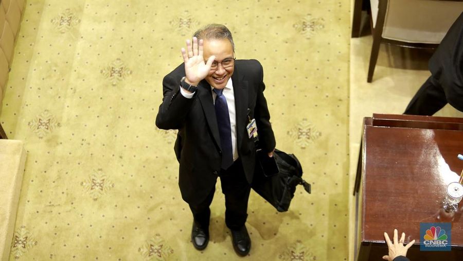 Komisi XI DPR RI melakukan uji kelayakan dan kepatutan alias fit and proper test terhadap Dicky Kartikoyono sebagai calon Deputi Gubernur Bank Indonesia, Jakartad, Senin (26/1/2026). (CNBC Indonesia/Muhammad Sabki)