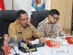 Tito Bahas Bantuan Rumah dan Bansos Pascabencana Sumatera, Ini Fokusnya