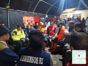 Longsor Cisarua, Tim Fokus Cari Korban-Logistik Pengungsi Disalurkan