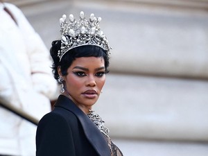 Gaya Spektakuler Teyana Taylor, Perhiasannya Terinspirasi Perampokan Louvre