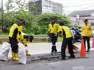 Kenapa Musim Hujan Banyak Jalan Rusak-Berlubang?
