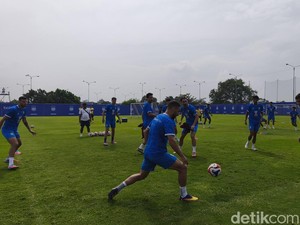 Belum Terlihat di GBLA, Ini Alasan Kurzawa-Dion Markx Absen Latihan