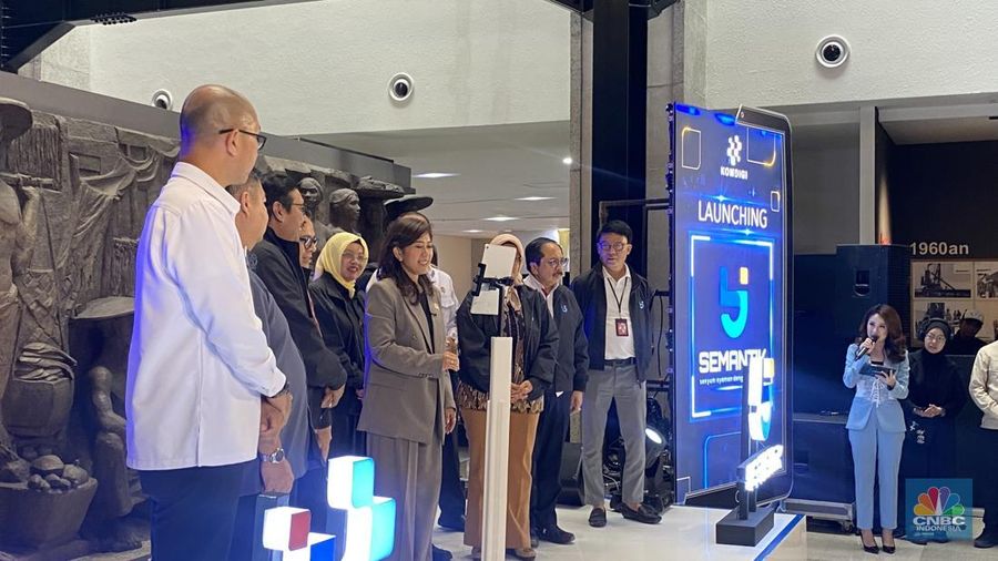 Menteri Komunikasi dan Digital (Komdigi) Meutya Hafid, dalam acara Peluncuran Peraturan Menteri Komunikasi dan Digital tentang Registrasi Biometrik: SEMANTIK (Senyum, Aman dengan Biometrik) di Jakarta, Selasa (27/1/2026). (CNBC Indonesia/Novina Putri Bestari)