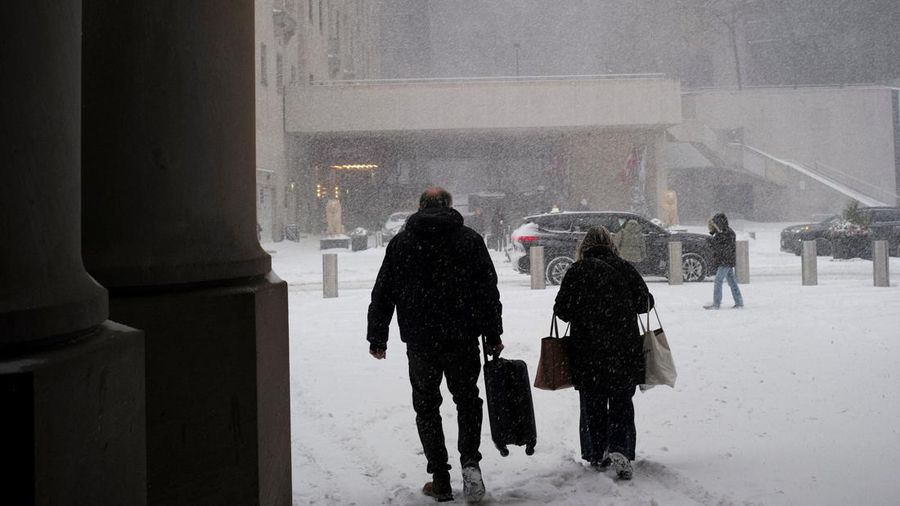 Foto yang diambil menggunakan drone menunjukkan lingkungan perumahan yang tertutup salju setelah badai salju di Toronto, Ontario, Kanada, 26 Januari 2026. (REUTERS/Carlos Osorio)
