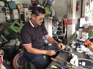 Suka Duka Ratno Puluhan Tahun Tekuni Jasa Servis Kipas-Setrika di Tegalrejo