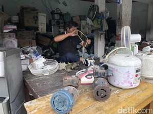 Tak Cuma Kipas-Setrika, Servis di Tegalrejo Juga Bisa Reparasi Mesin Bakpia