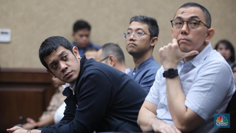 Mantan Komisaris Utama PT Pertamina (Persero), Basuki Tjahaja Purnama atau Ahok hadir sebagai saksi dalam kasus dugaan korupsi tata kelola minyak mentah dan produk kilang Pertamina di Pengadilan Tindak Pindana Korupsi (Tipikor) Jakarta, Selasa (27/1/2026). (CNBC Indonesia/Faisal Rahman)