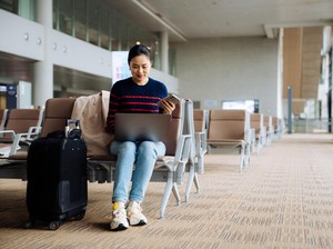 Tips dan Trik Tetap Produktif-Minim Stres Saat Penerbangan Delay