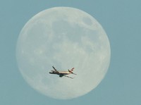 Mars Ditinggalkan, Elon Musk Mau Bangun Kota Baru di Bulan