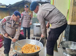 Warga Apresiasi Kehadiran Dapur Polri di Lokasi Bencana Purbalingga