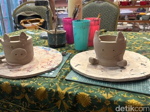 Mencoba Serunya Membuat Gelas Keramik Sendiri di Pottery Class