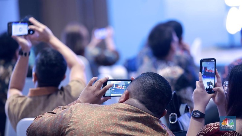 Indeks Harga Saham Gabungan (IHSG) pada perdagangan siang hari jeda Sesi I Rabu (28/1/2026), mencatatkan pelemahan yang amat dalam mencapai ambles 7,34% di posisi 8.321. (CNBC Indonesia/Muhammad Sabki)