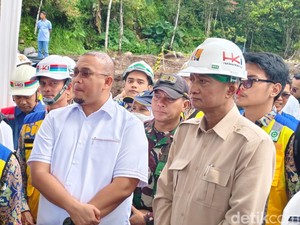 Menteri PU ke Warga Terdampak Bencana di Agam: Saya Perbaiki Irigasi Rusak