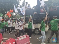 Buruh Siap Menginap dan Buka Tenda di Depan Istana demi 3 Tuntutan Ini