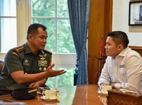 Seskab Teddy Bertemu Wakil Panglima TNI Tandyo: Suatu Kehormatan Besar