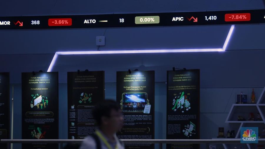 Suasana layar digital pergerakan harga saham di Bursa Efek Indonesia, Jakarta, Rabu (28/1/2026). (CNBC Indonesia/Muhammad Sabki)