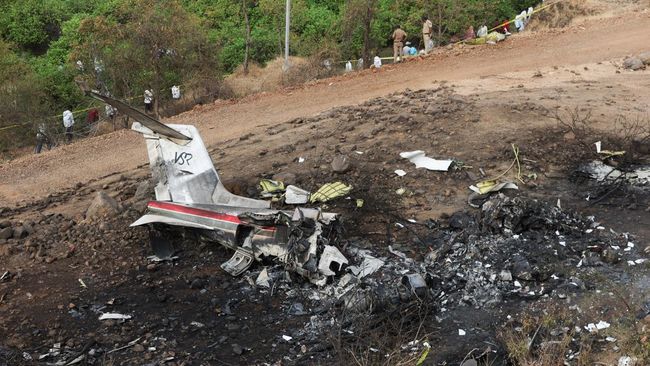 Penampakan Pesawat Jatuh, Bawa Pejabat Tinggi-Semua Penumpang Tewas