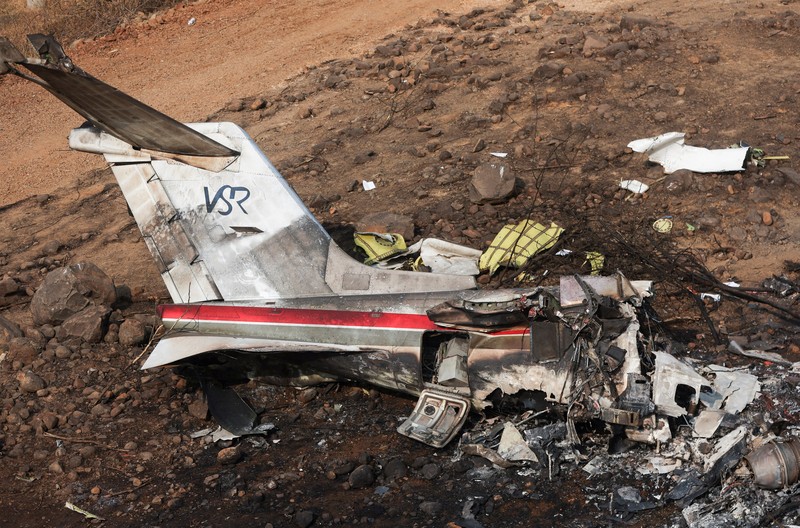 Wakil Kepala Menteri negara bagian Maharashtra, India, Ajit Pawar, tewas dalam kecelakaan pesawat pada Rabu, ketika pesawat carteran yang ditumpanginya jatuh dan terbakar hebat dalam perjalanan menuju wilayah basis politik keluarganya, Rabu (28/1/2026). (REUTERS/Francis Mascarenhas)