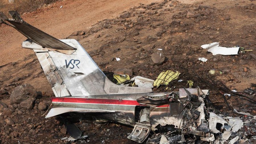 Wakil Kepala Menteri negara bagian Maharashtra, India, Ajit Pawar, tewas dalam kecelakaan pesawat pada Rabu, ketika pesawat carteran yang ditumpanginya jatuh dan terbakar hebat dalam perjalanan menuju wilayah basis politik keluarganya, Rabu (28/1/2026). (REUTERS/Francis Mascarenhas)