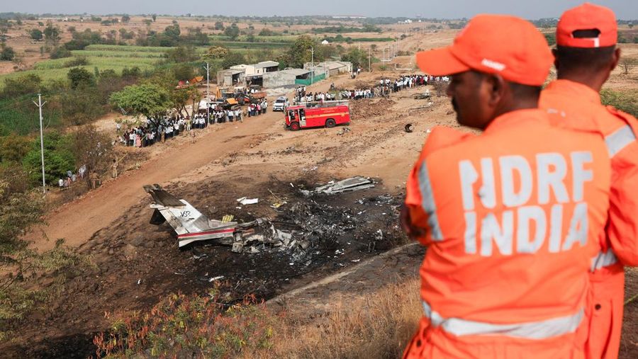 Wakil Kepala Menteri negara bagian Maharashtra, India, Ajit Pawar, tewas dalam kecelakaan pesawat pada Rabu, ketika pesawat carteran yang ditumpanginya jatuh dan terbakar hebat dalam perjalanan menuju wilayah basis politik keluarganya, Rabu (28/1/2026). (REUTERS/Francis Mascarenhas)