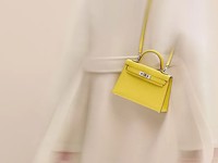 Bukan Saham atau Emas, Nilai Tas Mewah J.Lo Ini Naik 302%