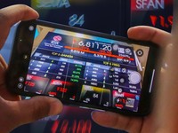 IHSG Ambruk,  Ini 20 Saham Paling Jeblog!