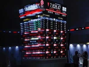 IHSG Terjun Bebas ke Bawah 7.000