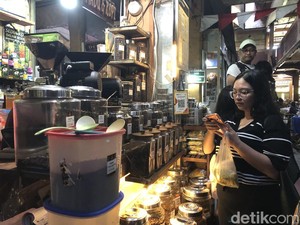 Berburu Kopi di Antara Kios Jamu Pasar Beringharjo Jogja