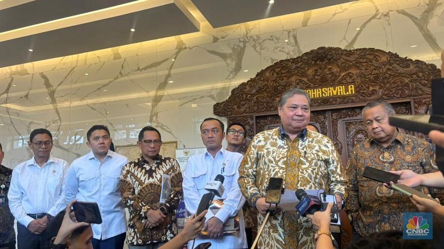Menteri Koordinator Bidang Perekonomian Airlangga Hartarto saat menyampaikan keterangan pers di Jakarta, Kamis (29/1/2026). (CNBC Indonesia/Zahwa Madjid)