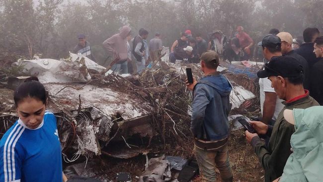 Penampakan Pesawat Jatuh Bawa Anggota DPR, Semua Penumpang Tewas