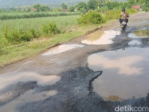 Jalur Alternatif Klaten-Gunungkidul di Gantiwarno Rusak Parah