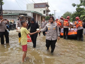 Banjir Rendam Perumahan hingga Persawahan di Bekasi, Air Capai 70 Cm