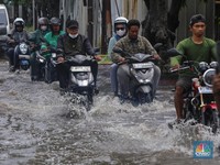 Hujan Petir Hantam Jakarta, BMKG Keluarkan Peringatan Waspada
