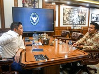 Seskab Teddy Temui Wagub Jatim Emil Dardak, Singgung Perhatian Prabowo