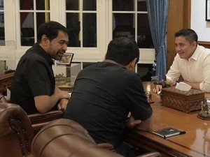 Seskab Teddy Bertemu Mualem, Bahas Progres Pemulihan Pascabencana Aceh