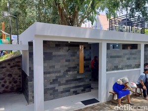 Warga Keluhkan Toilet Alun-alun Merdeka Malang Berbayar