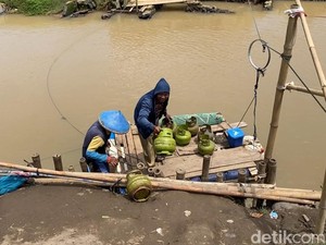 Curhat Warga Tambaksari Semarang 2 Pekan Terisolasi Usai Jembatan Ambrol